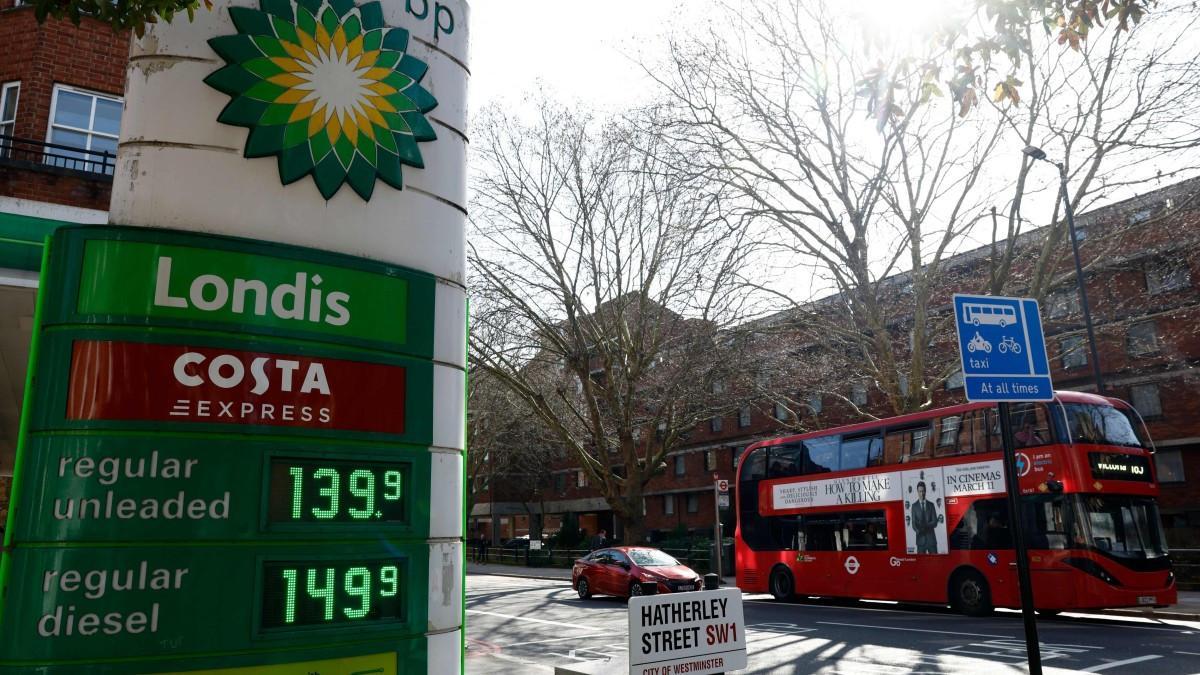 Iran targets Gulf energy installations as oil prices surge