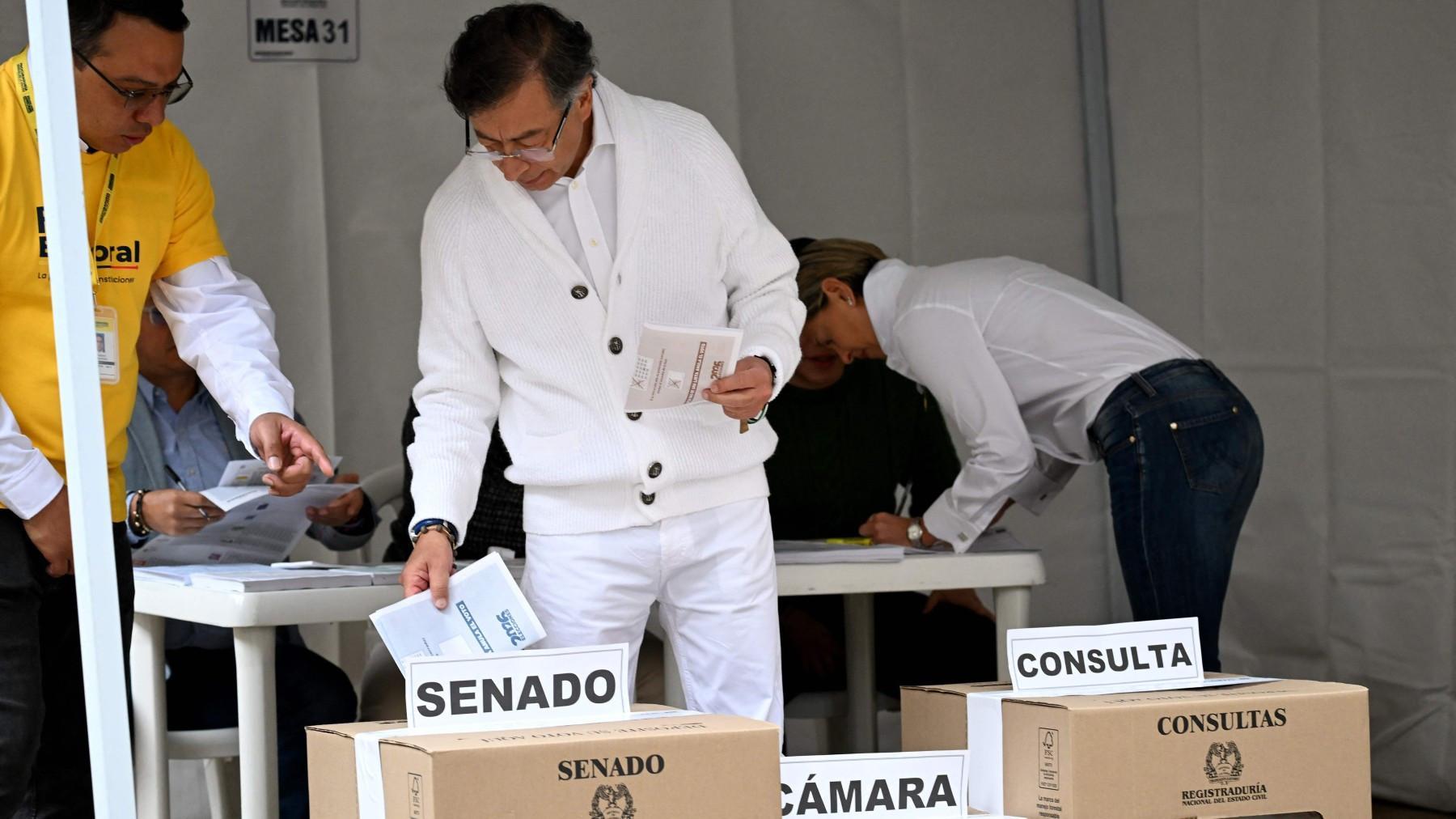 Colombia elects new divided Congress