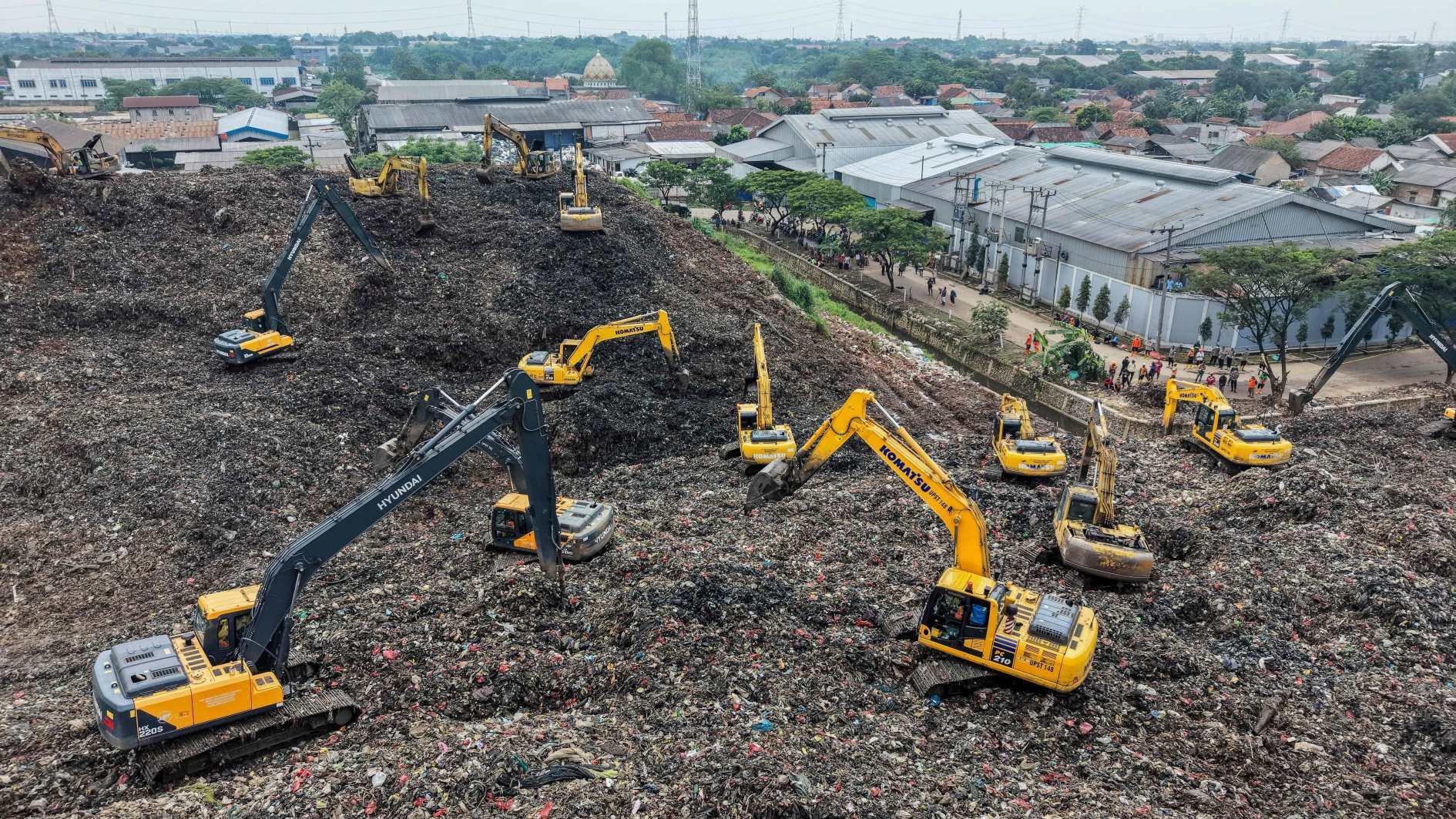 Search called off after Indonesia landfill collapse kills seven