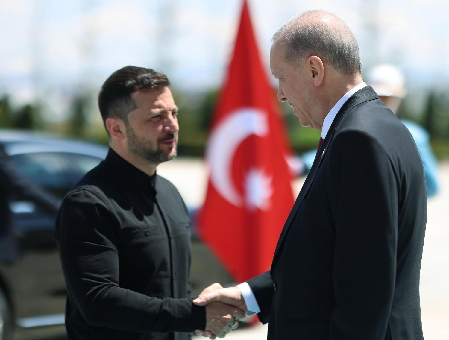 Erdoğan tells Zelensky Iran conflict must not derail Ukraine peace efforts