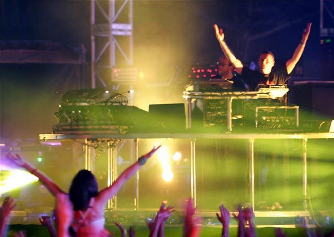 AKP submits bill to expand restrictions on alcohol promotion, sales