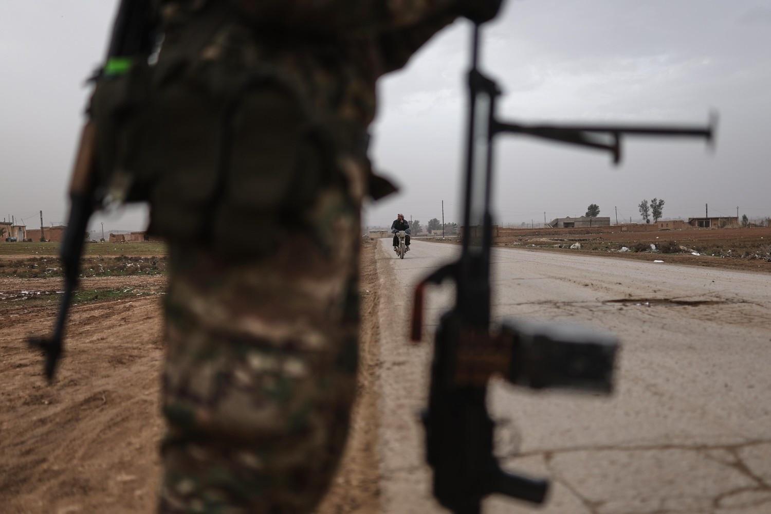 Syria takes over northeast base after anti-ISIL coalition pullout