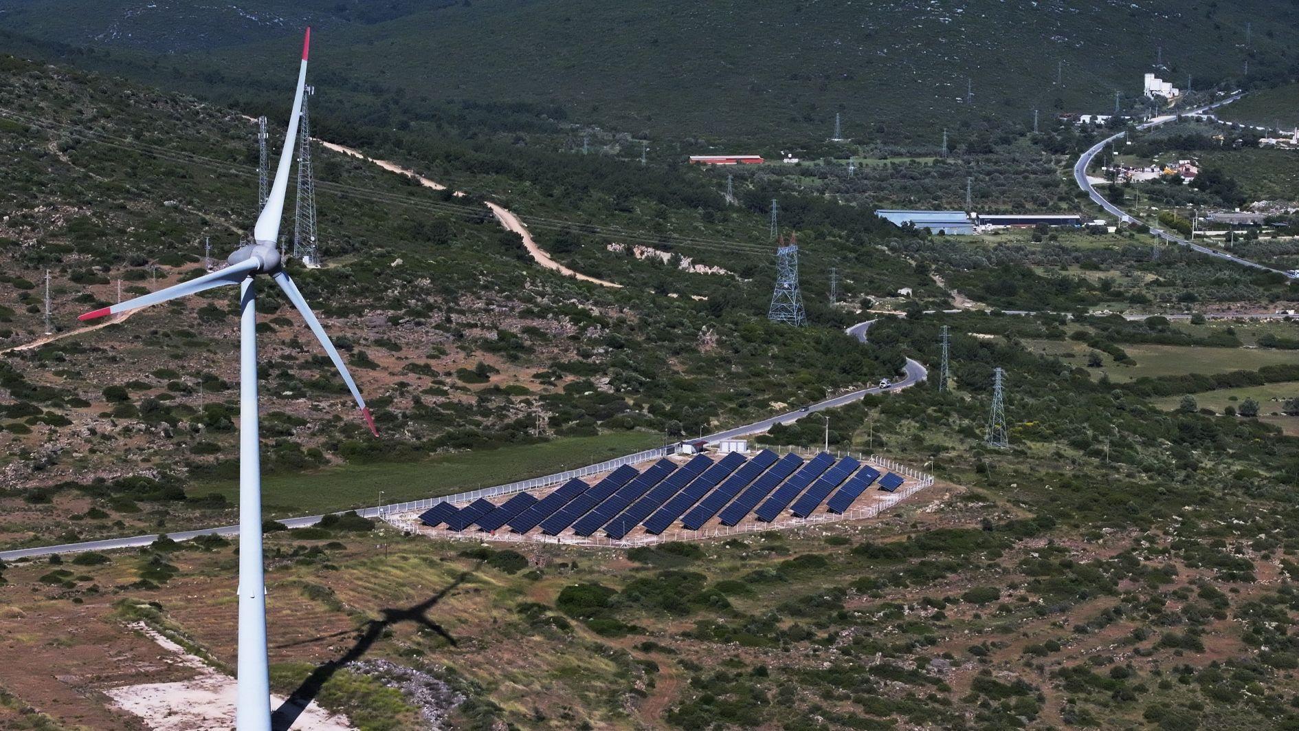 Türkiye's 120 GW solar, wind target tied to energy security