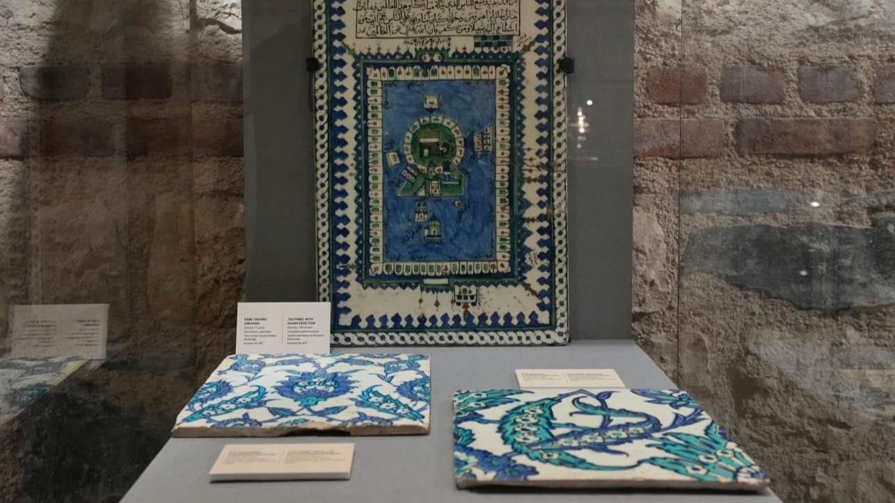 Türkiye recovers two stolen 16th-century İznik tiles