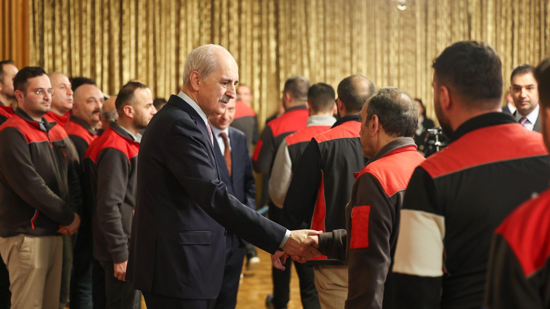 Political leaders set Eid holiday plans across country