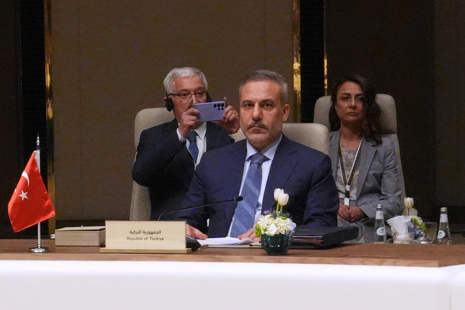 Fidan says Gulf states may be forced to act if conflict persists