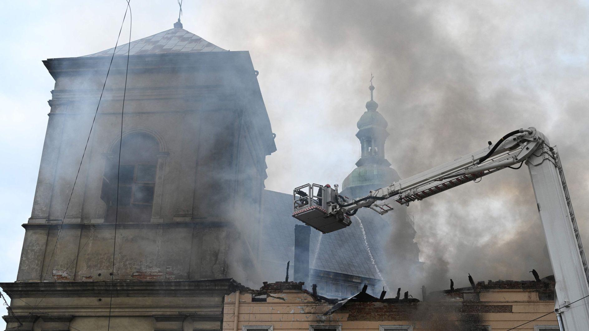 Ukraine hits major Russian port in 400-drone barrage