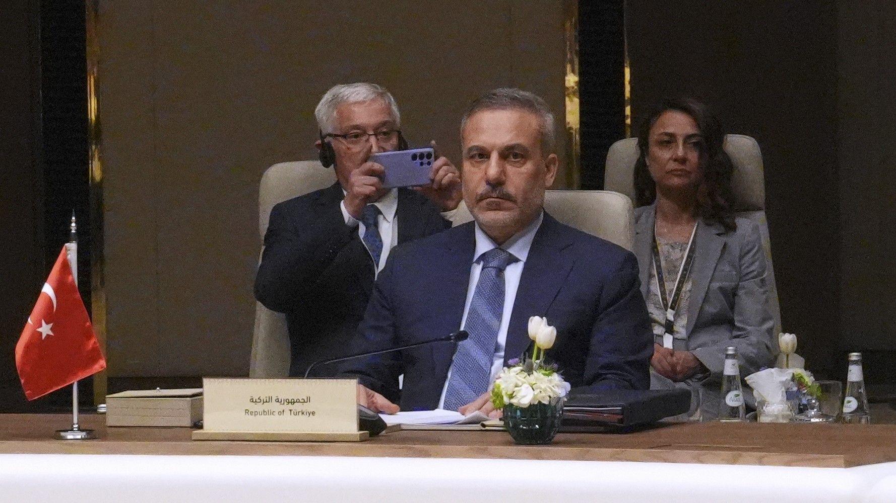 Türkiye assumes responsibility for regional stability, says FM