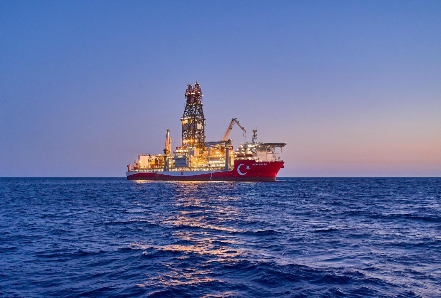 Turkish drillship starts Black Sea exploration off Kocaeli