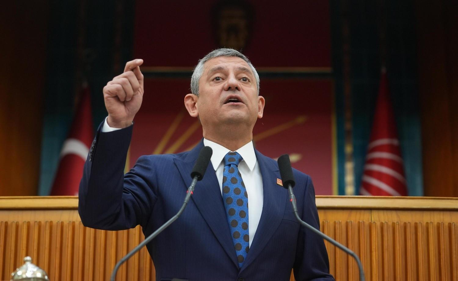 CHP values int’l solidarity over its jailed mayors: Özel