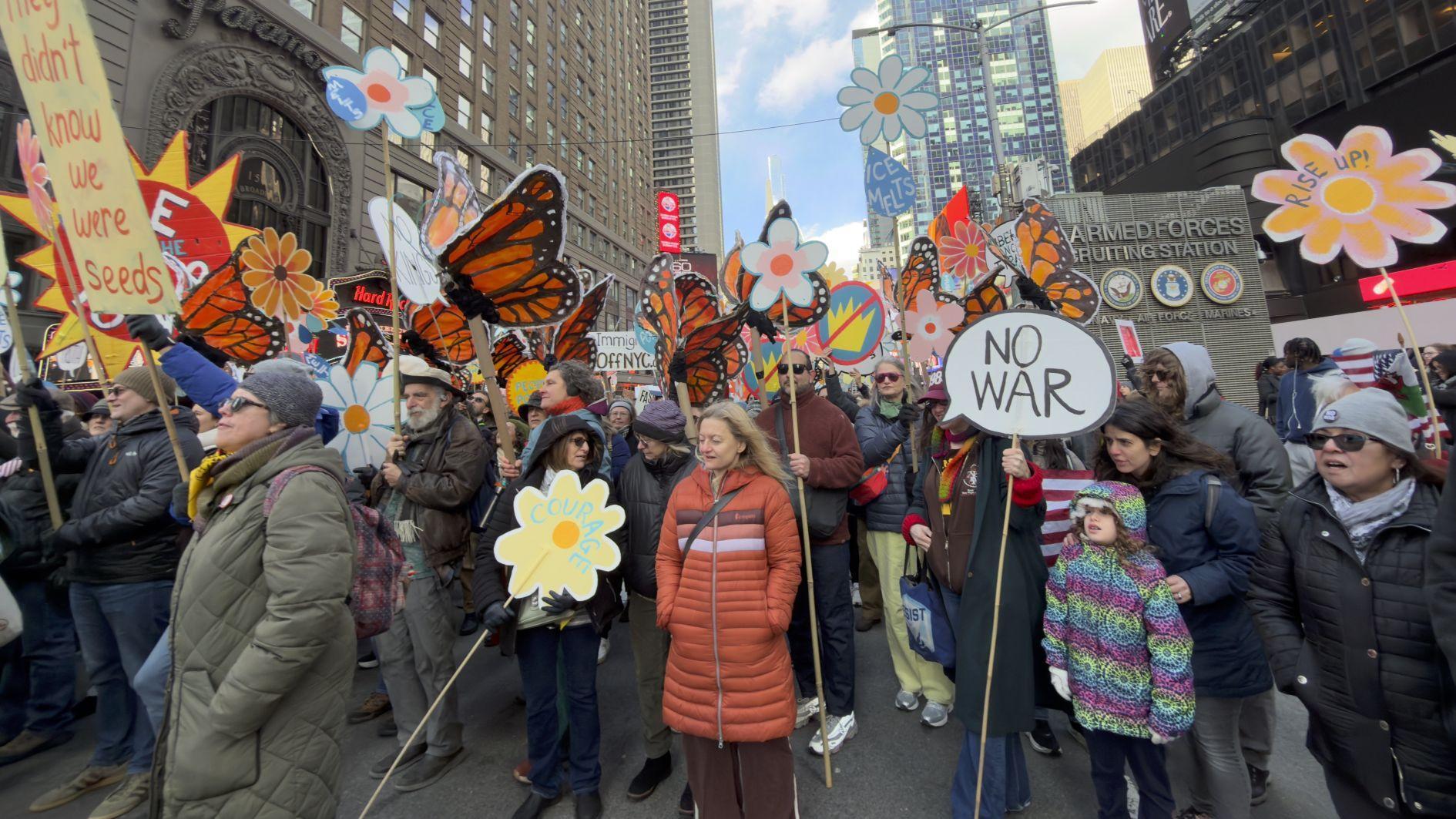 Massive protests against Trump across US on 'No Kings' day