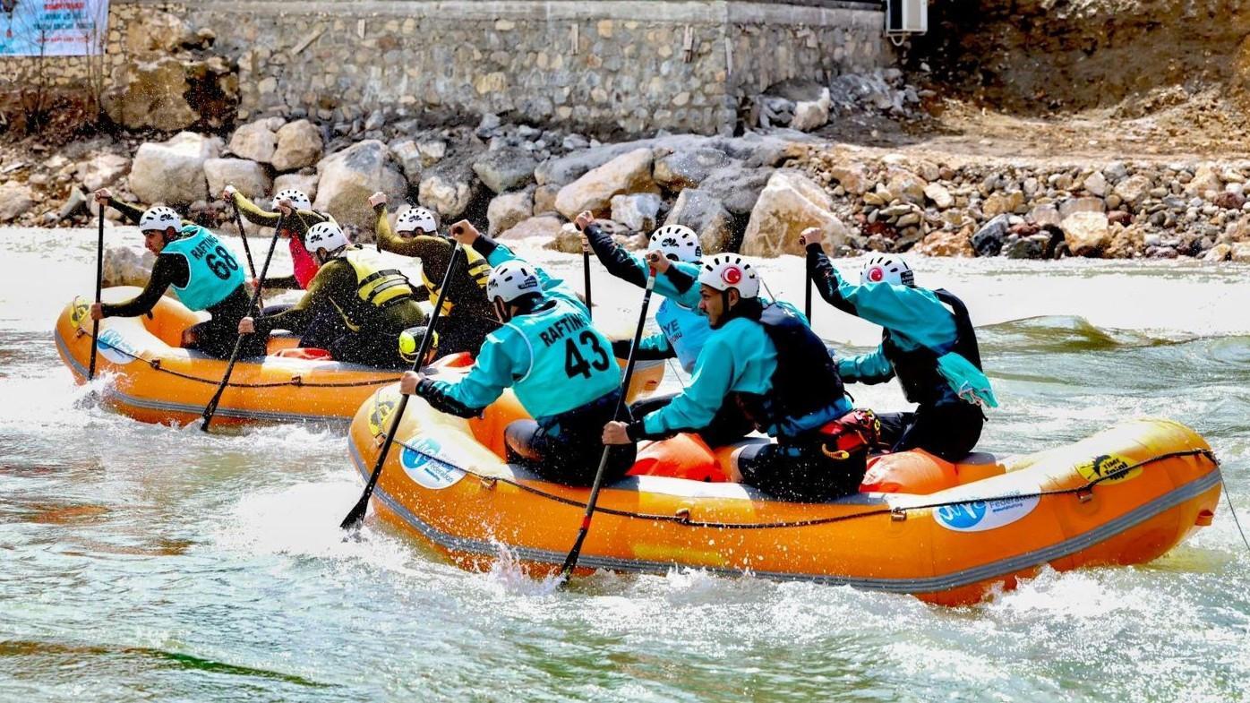 Tunceli kicks off national rafting trials on Munzur River