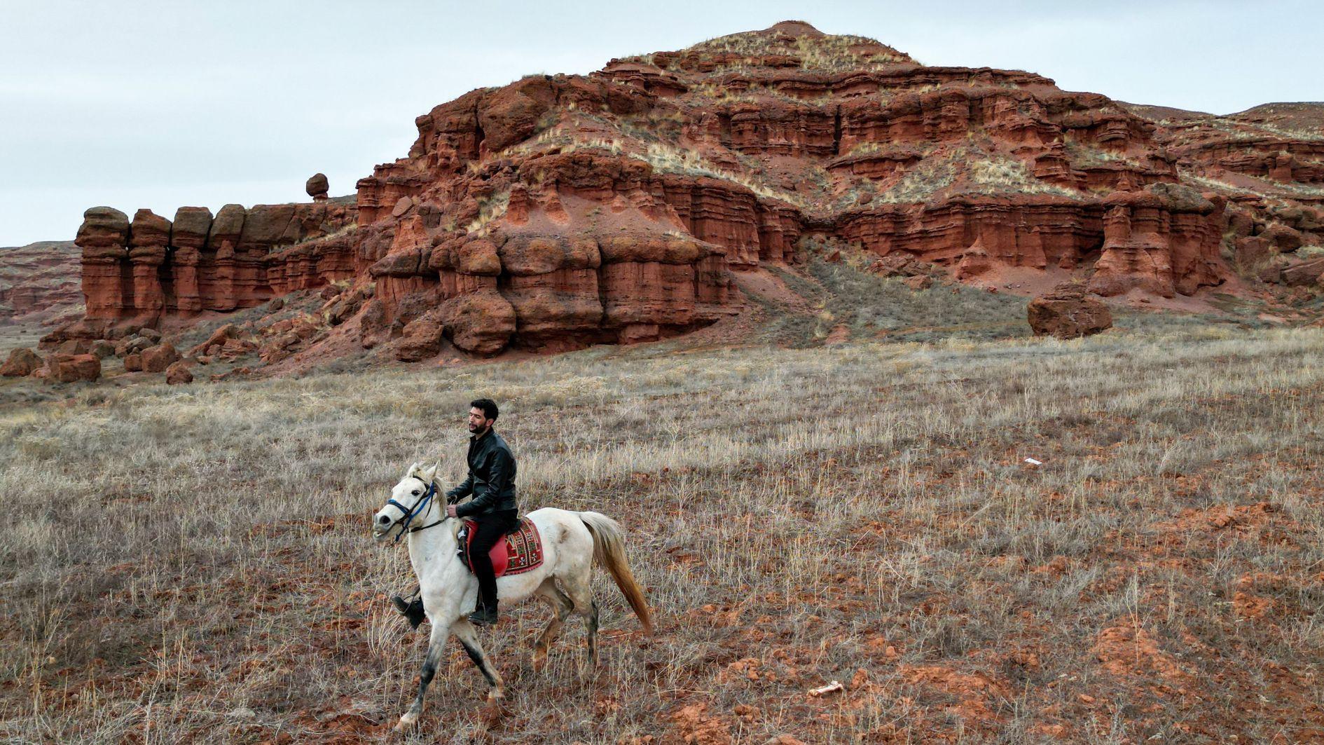 Horseback safaris draw nature lovers to Narman Fairy Chimneys