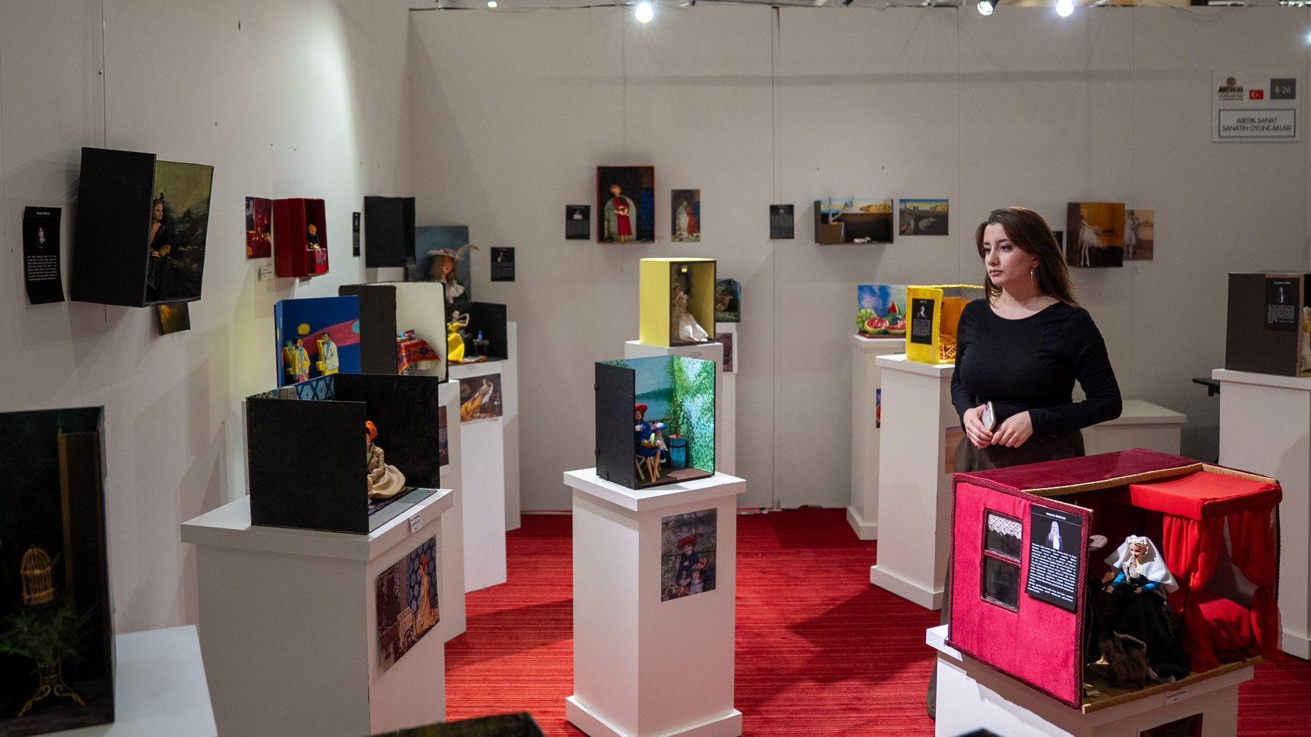 Famous artworks transformed into toys