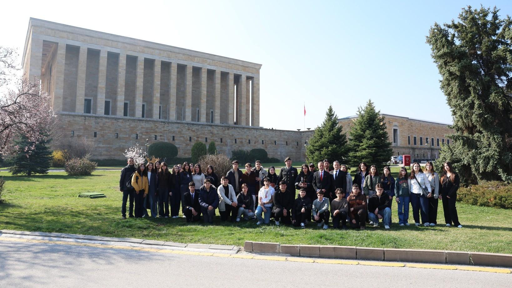Clone of iconic ‘Walking Mansion’ plane tree planted at Anıtkabir