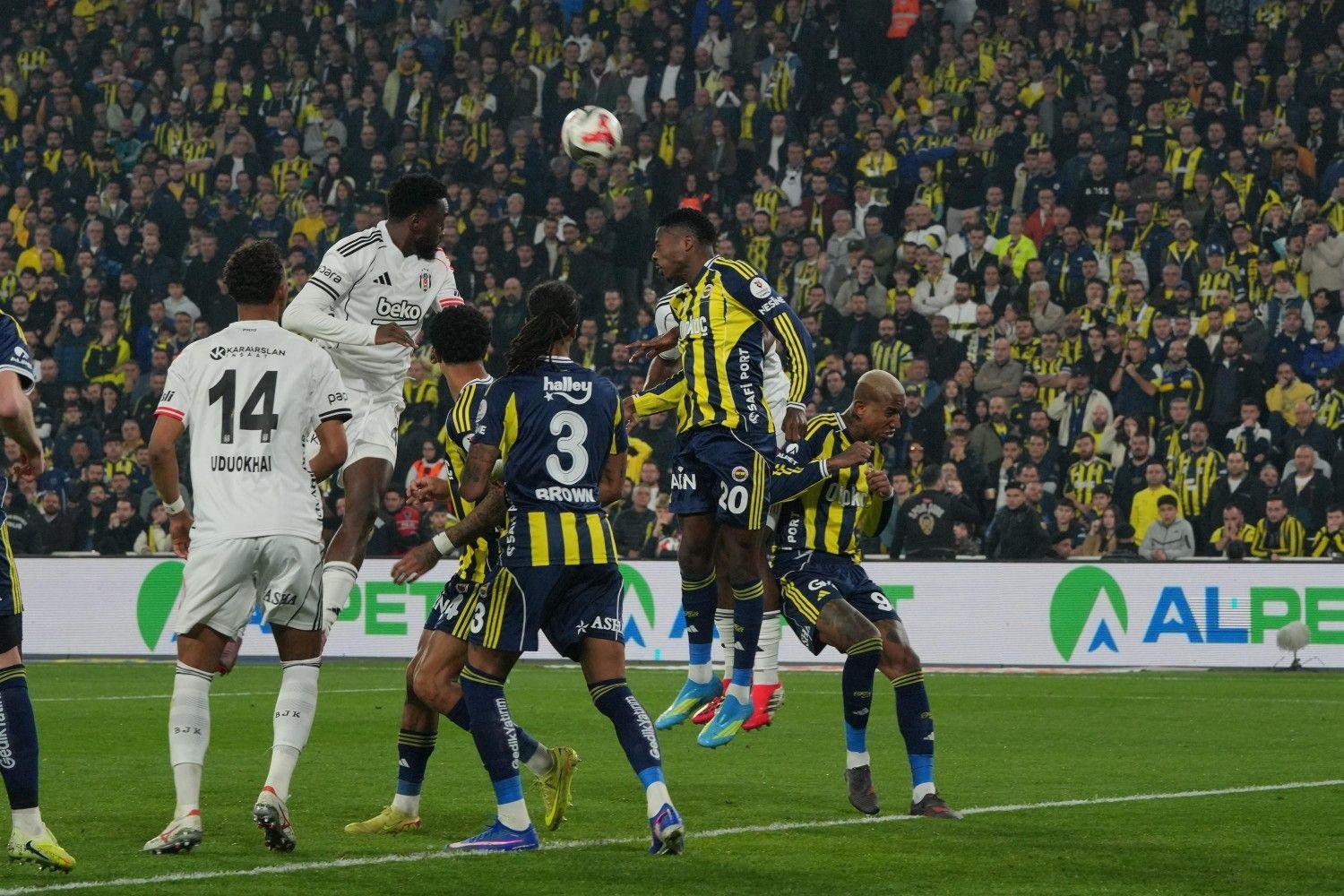 Fenerbahçe rallies late to beat Beşiktaş as title race narrows