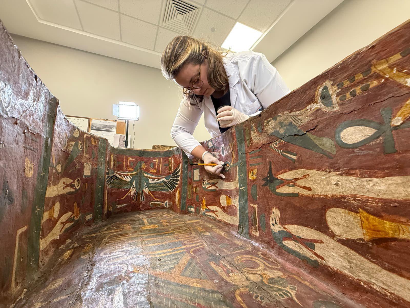 Türkiye begins restoration of wooden sarcophagi, historic textiles