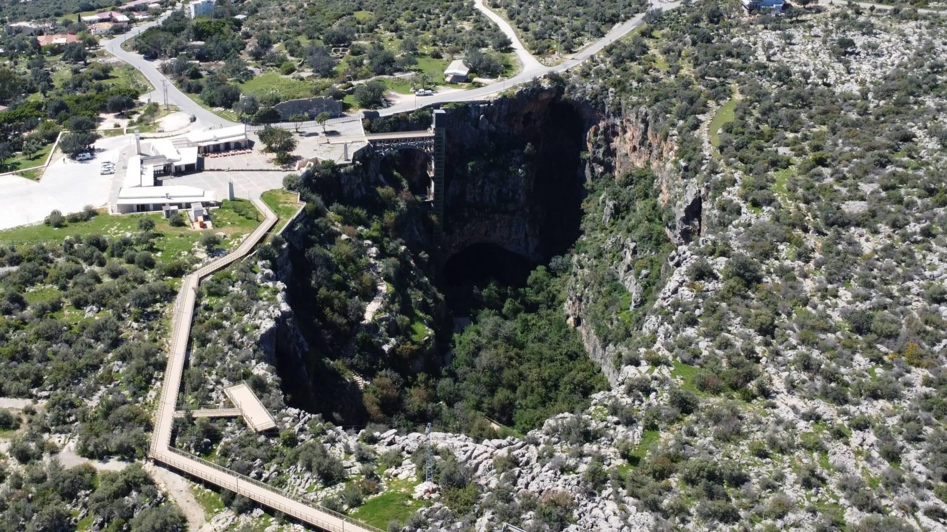 Underground lake returns to Cennet Cave after years of drought