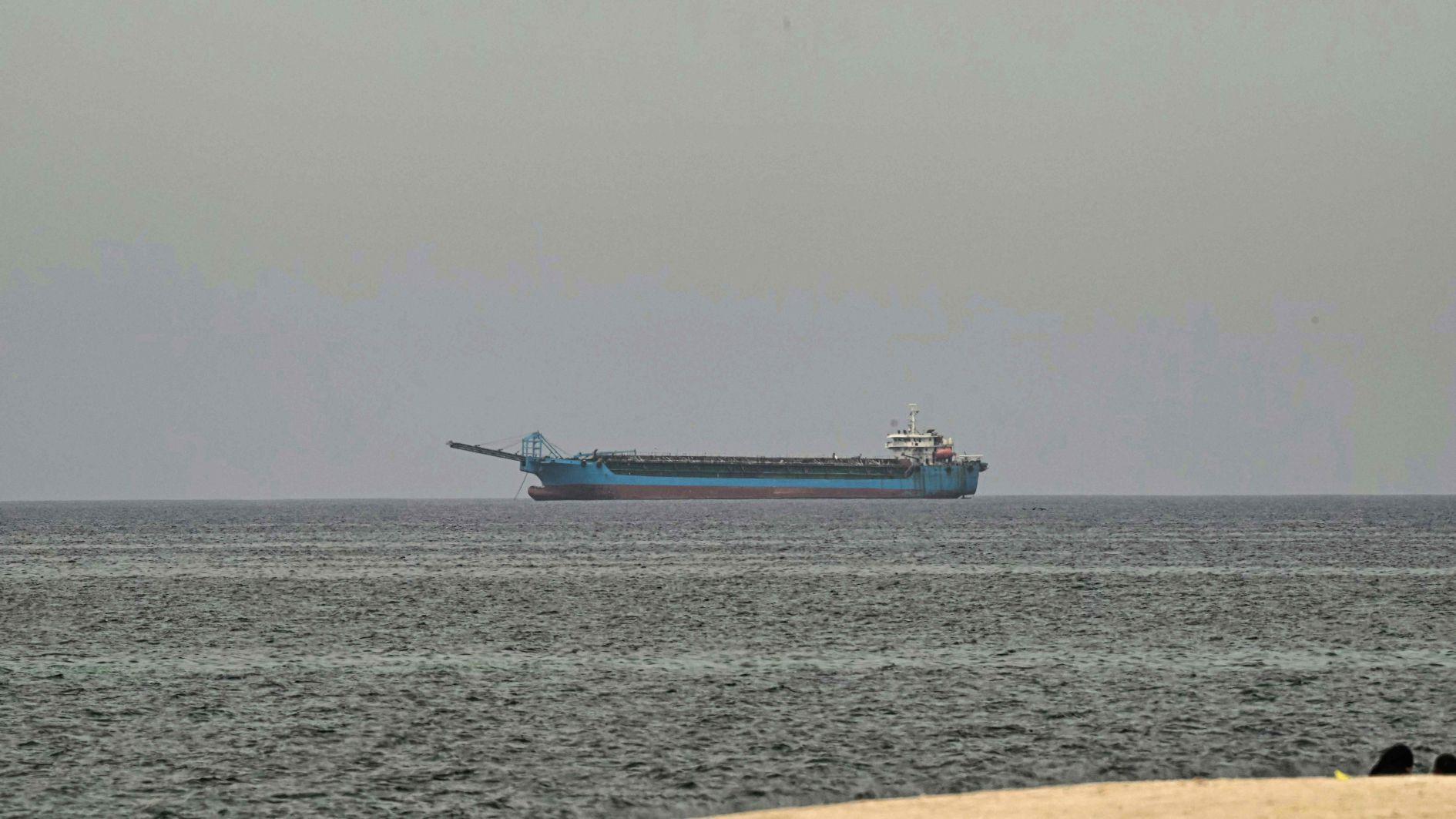 US military blockades Hormuz, Tehran threatens ports in Mideast