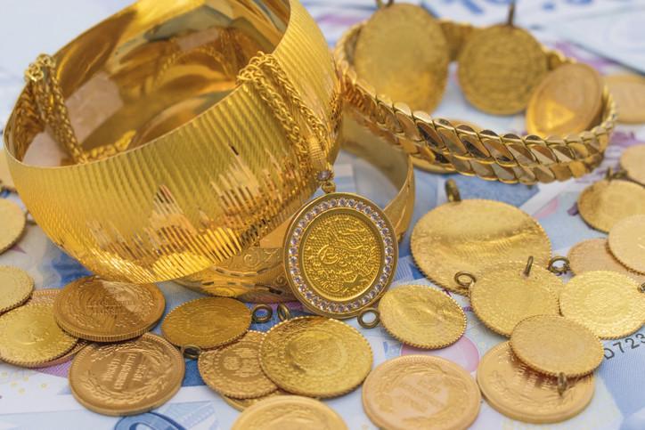 ALTIN FİYATLARI BUGÜN 15 NİSAN 2026 - CANLI SON DURUM TABLOSU || Altında zirvenin ardından düşüş Bugün 1 gram altın, çeyrek altın ve ONS altın ne kadar, kaç lira ediyor Altın fiyatları ne kadar oldu, son durum nedir