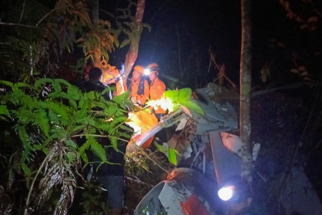 Indonesia helicopter crash kills 8