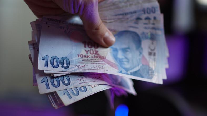 CARİ YIL İÇİN BÜYÜME BEKLENTİSİ YÜZDE 3,5E GERİLEDİ