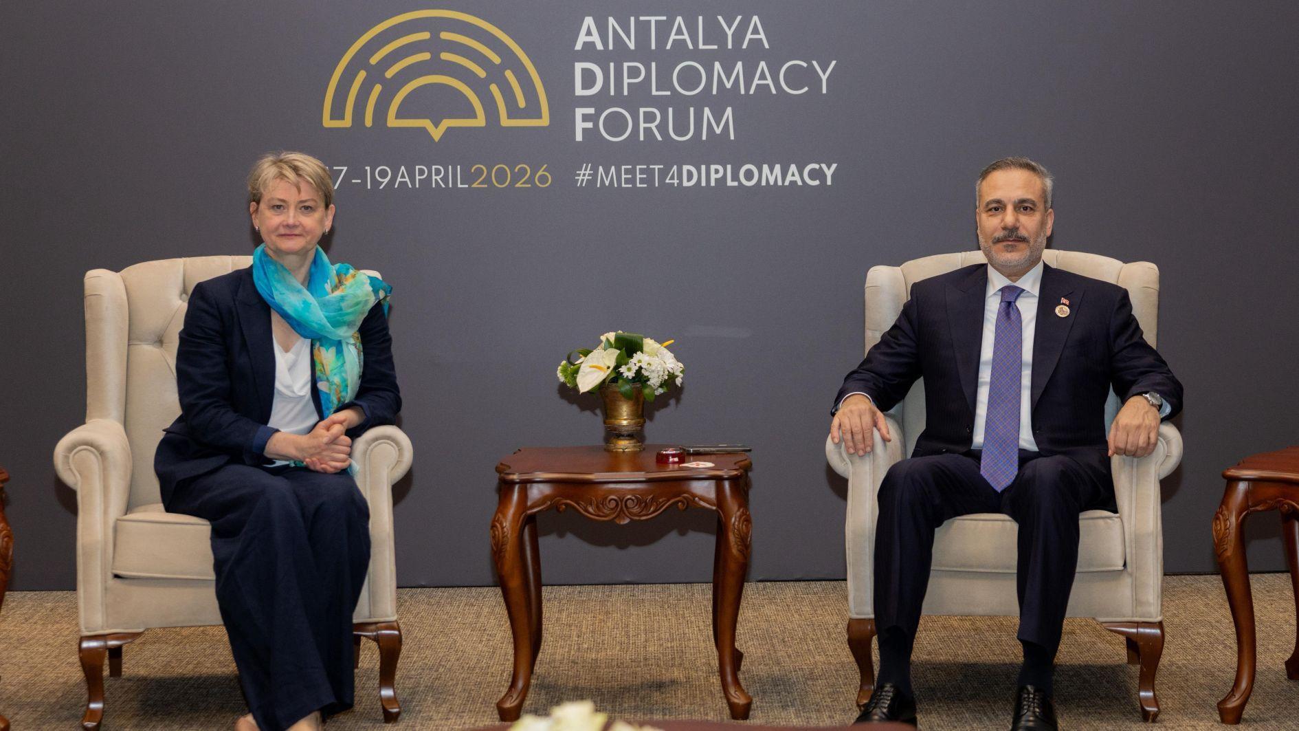 Fidan meets British, Russian counterparts at Antalya Diplomacy Forum