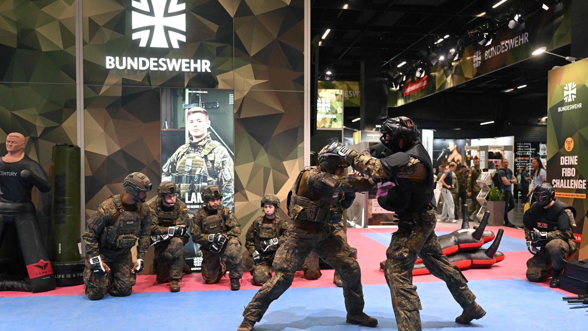German army presses recruitment drive