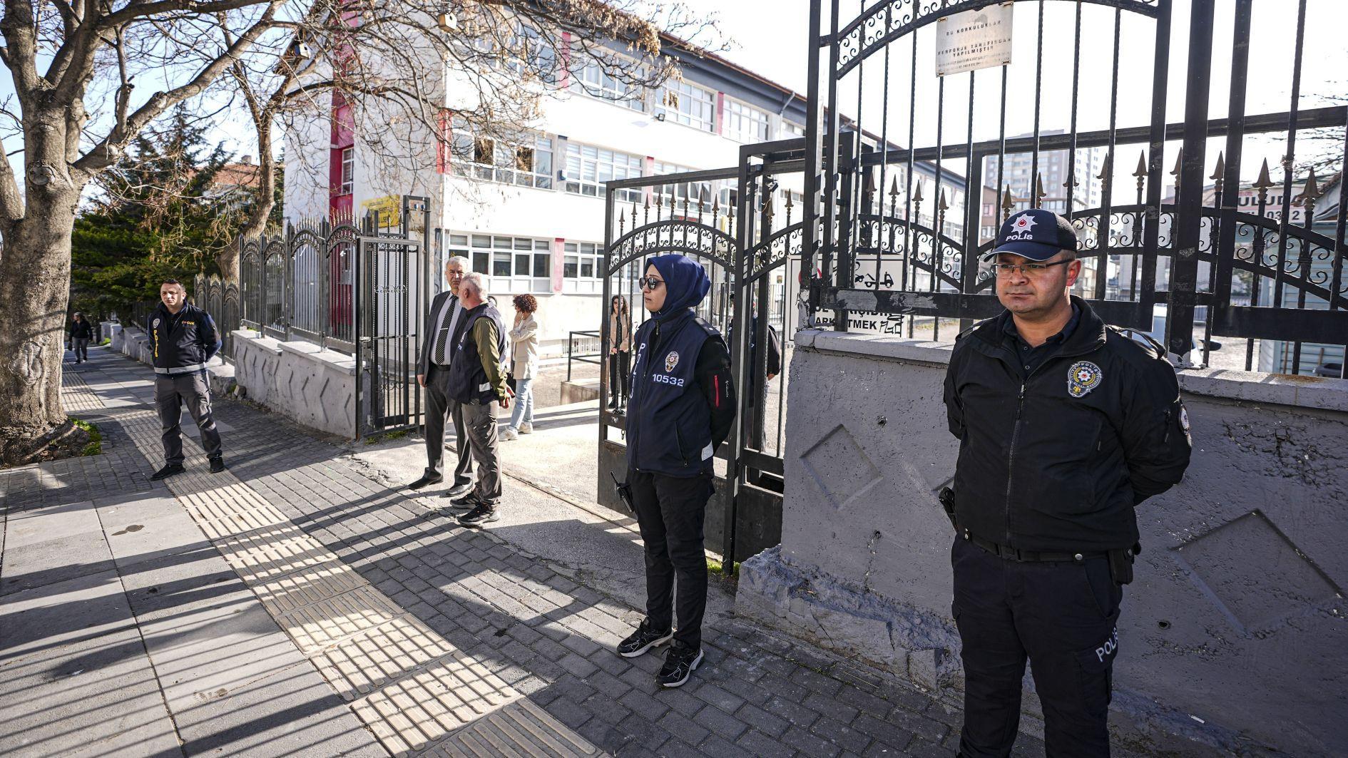 Schools across Türkiye implement security measures after attacks