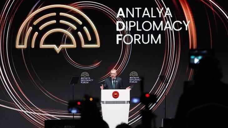 Erdoğan holds flurry of talks with leaders at Antalya forum