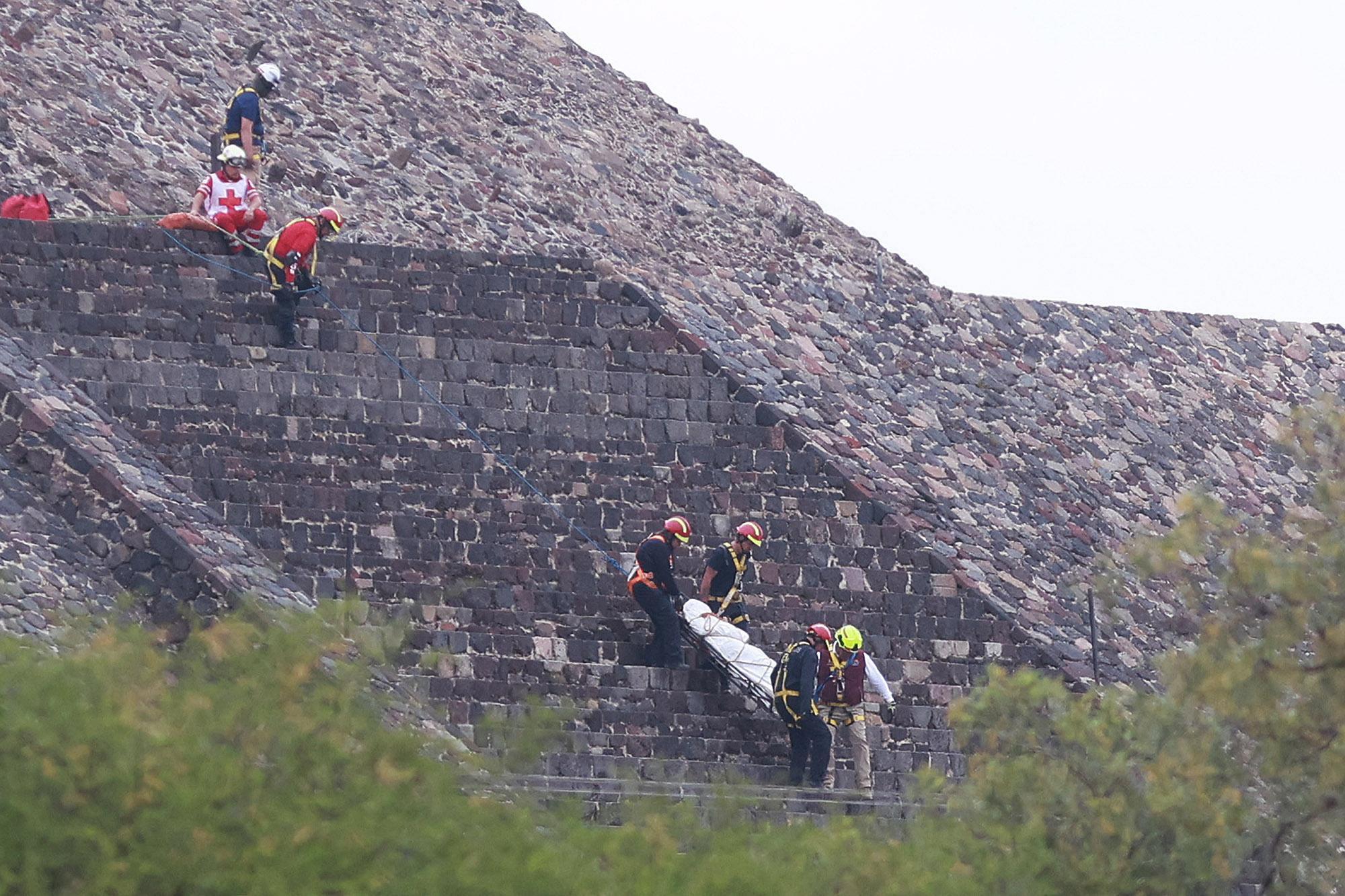 Mexico pyramid gunman kills Canadian tourist, wounds six