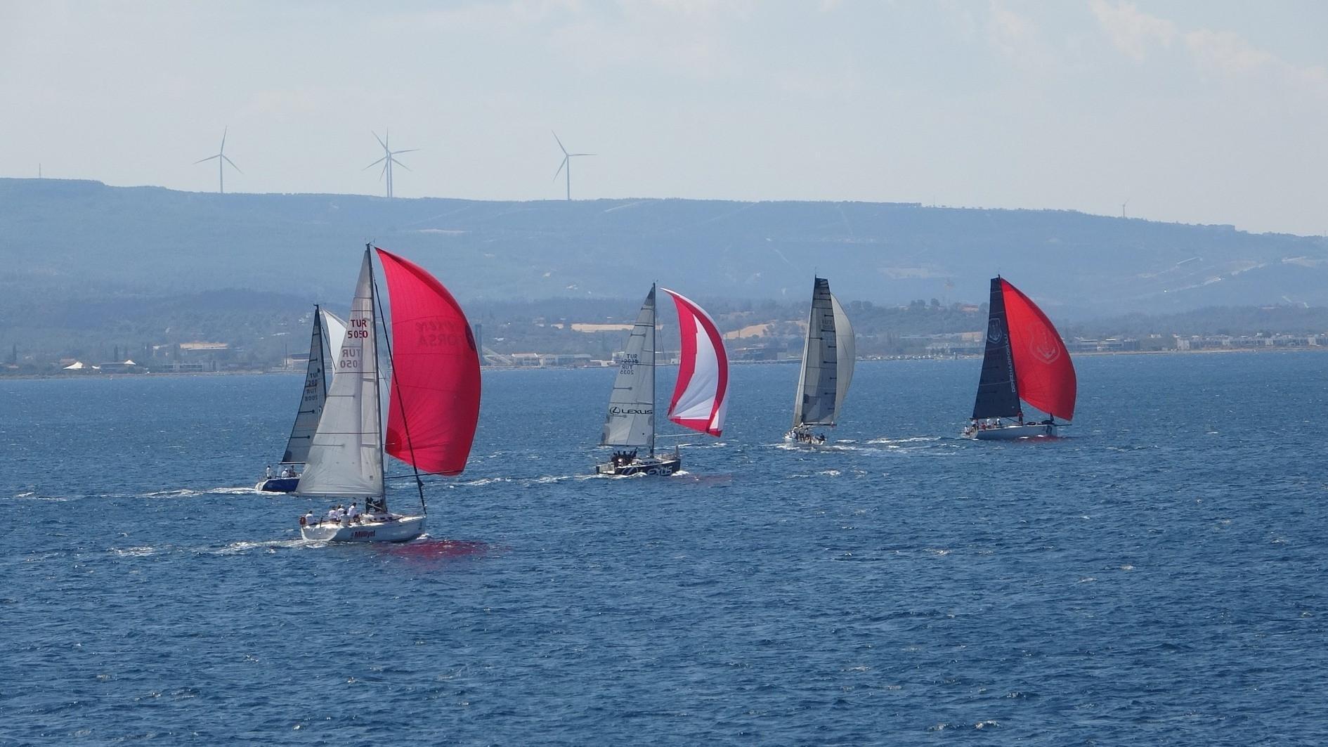 Athletes set sail from Istanbul to Çanakkale for presidential yacht races