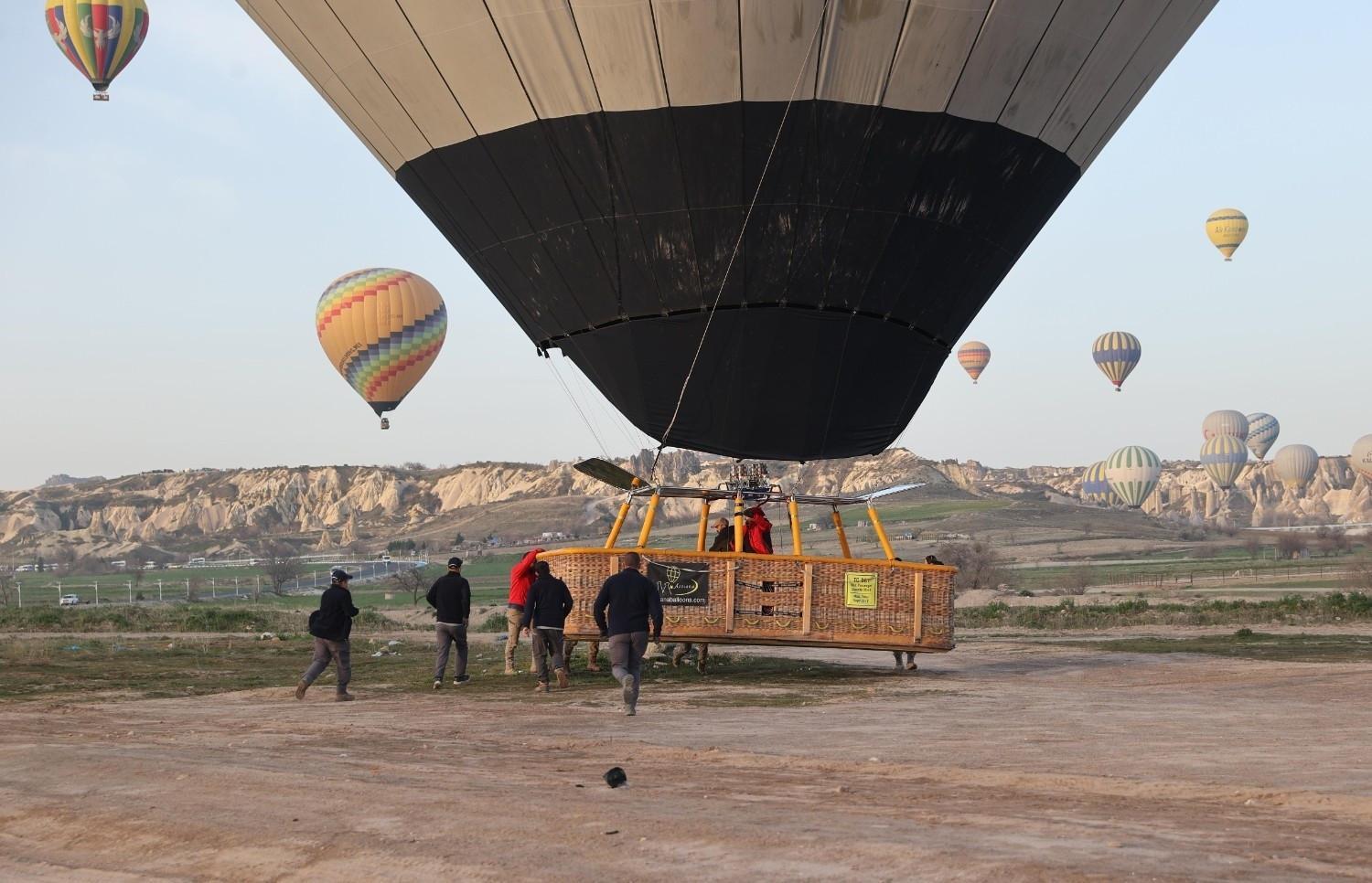 Heroes behind balloon tours: Ground crews