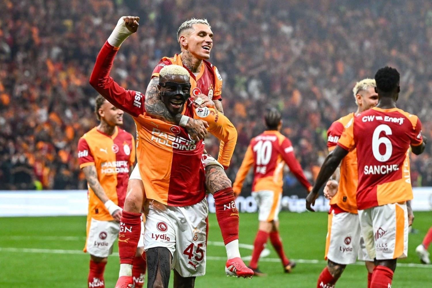 Galatasaray takes giant step for historic league title