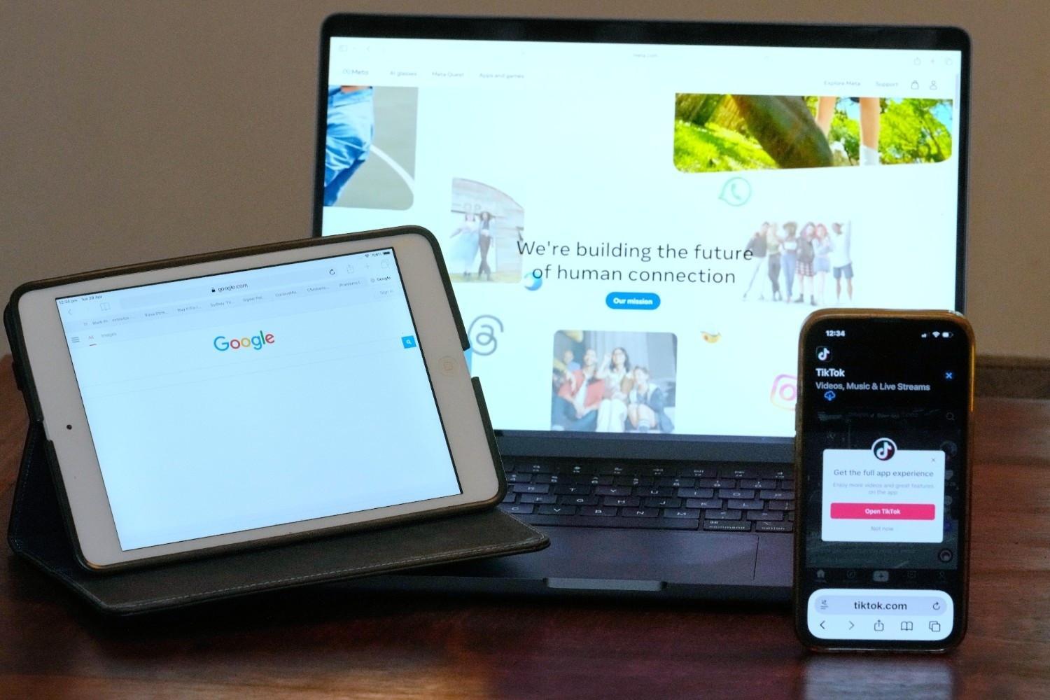 Australia aims to tax tech giants unless they pay news outlets