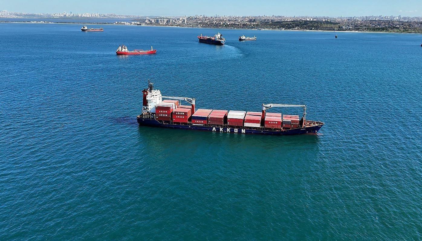Bosphorus reopens after stranded cargo ship refloated