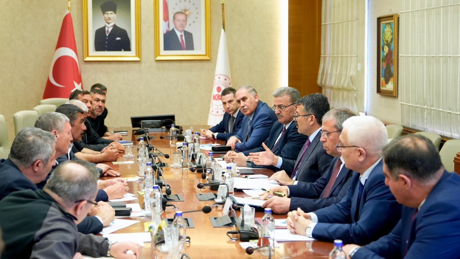 Miners end protest after deal following ministry talks in Ankara