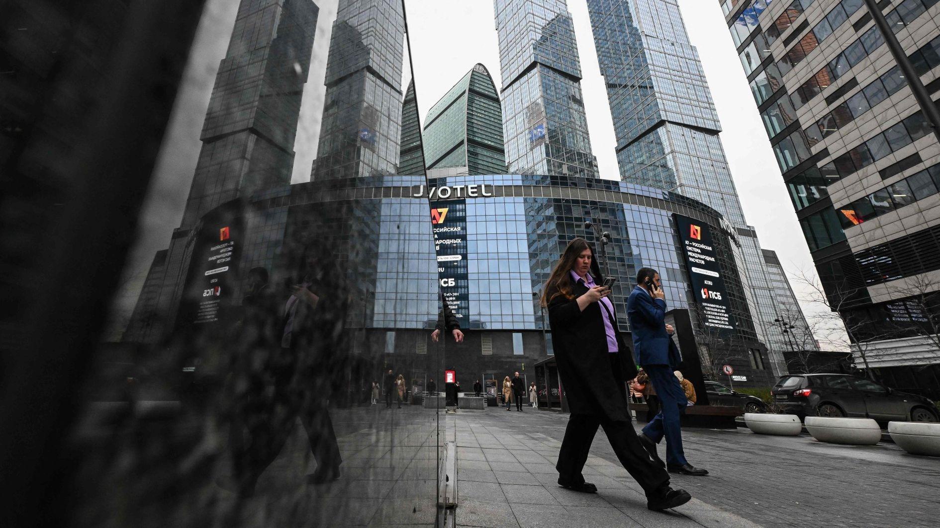 EU chief says Kremlin imposing 'digital Iron Curtain'