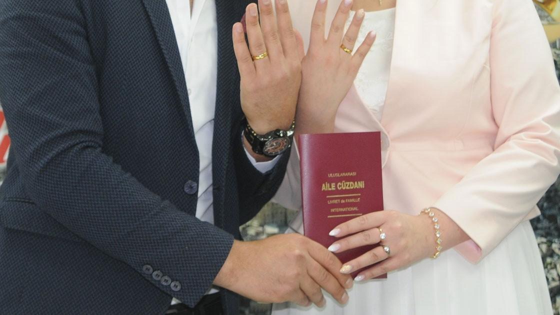 Prenuptial agreements surge by 40 pct as wedding costs, divorce risks grow