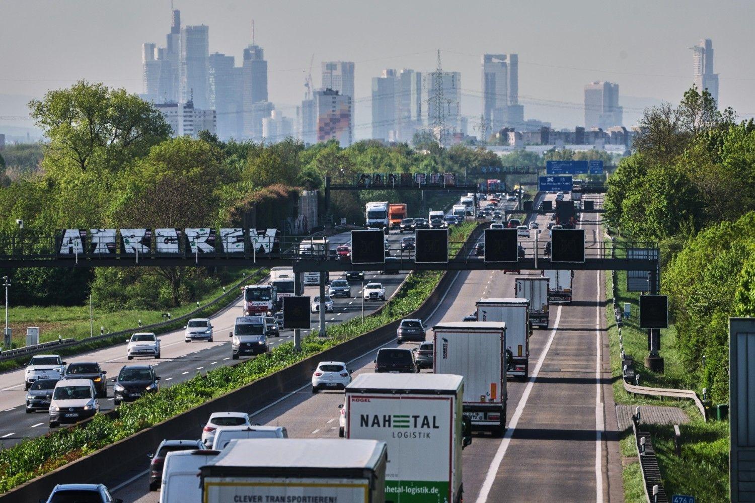 Trump says will raise US tariffs on EU cars to 25 pct