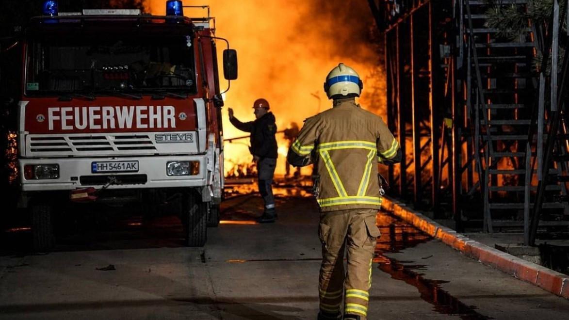 Russia, Ukraine drones kill four, hit oil tankers