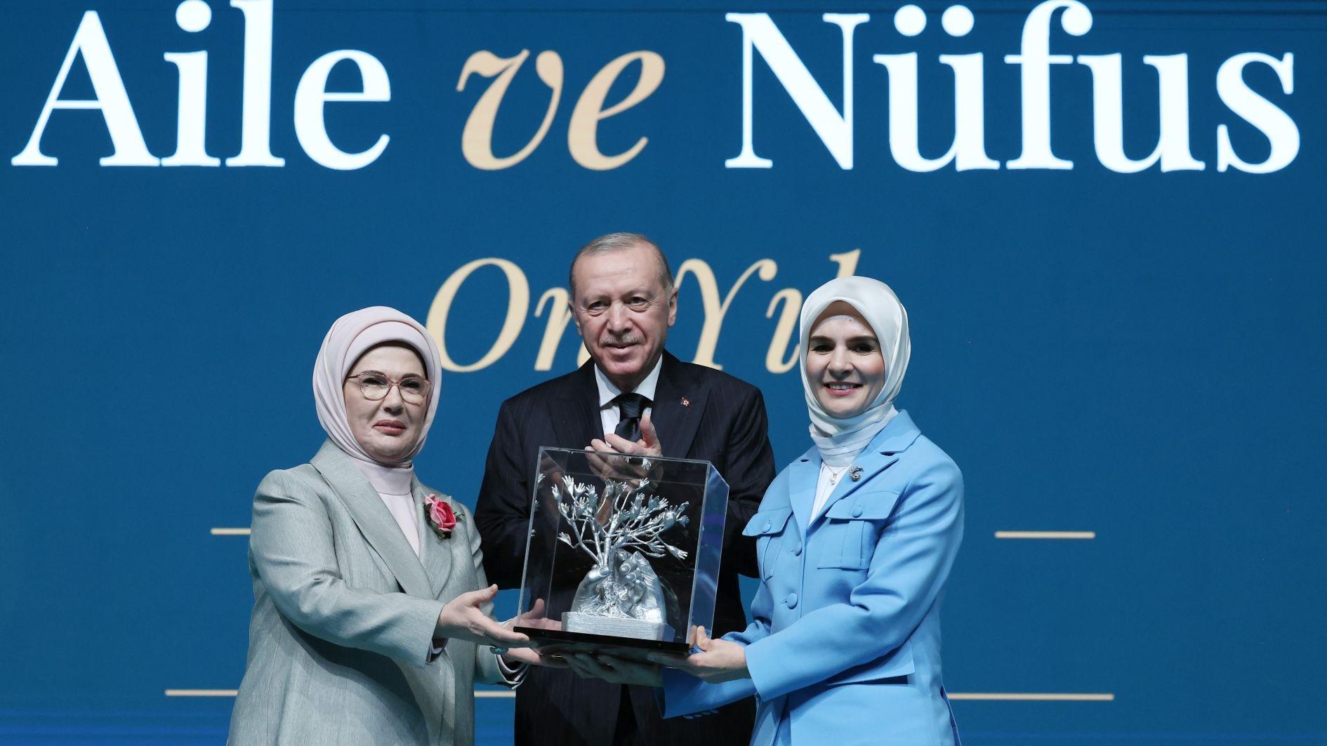 Türkiye unveils 10-year plan to spark baby boom