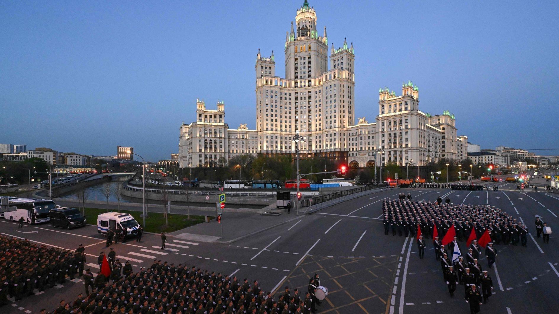 Ukraine and Russia declare separate truces