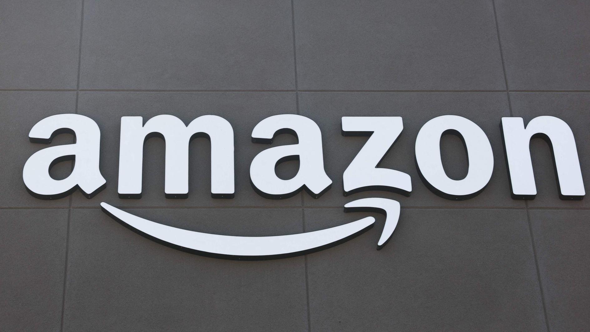 Amazon opens up logistics network to other business