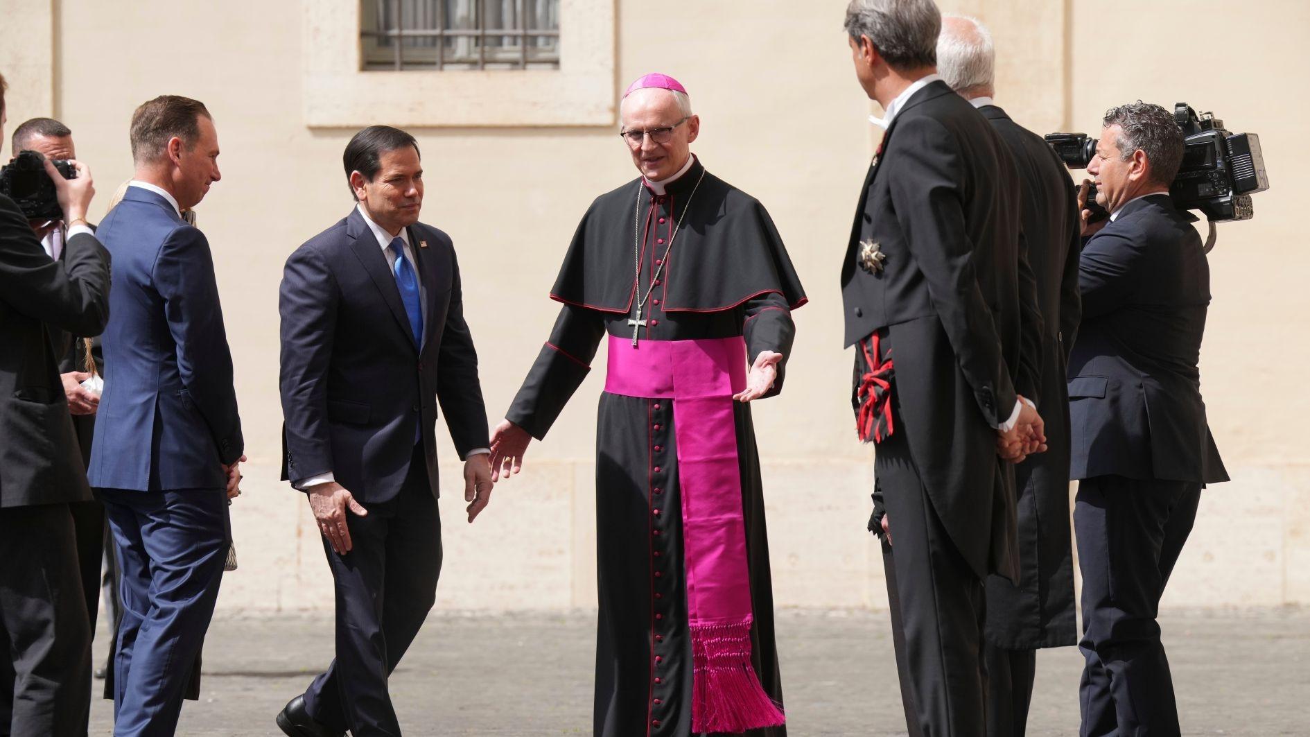 Rubio seeks to ease tensions with US pope