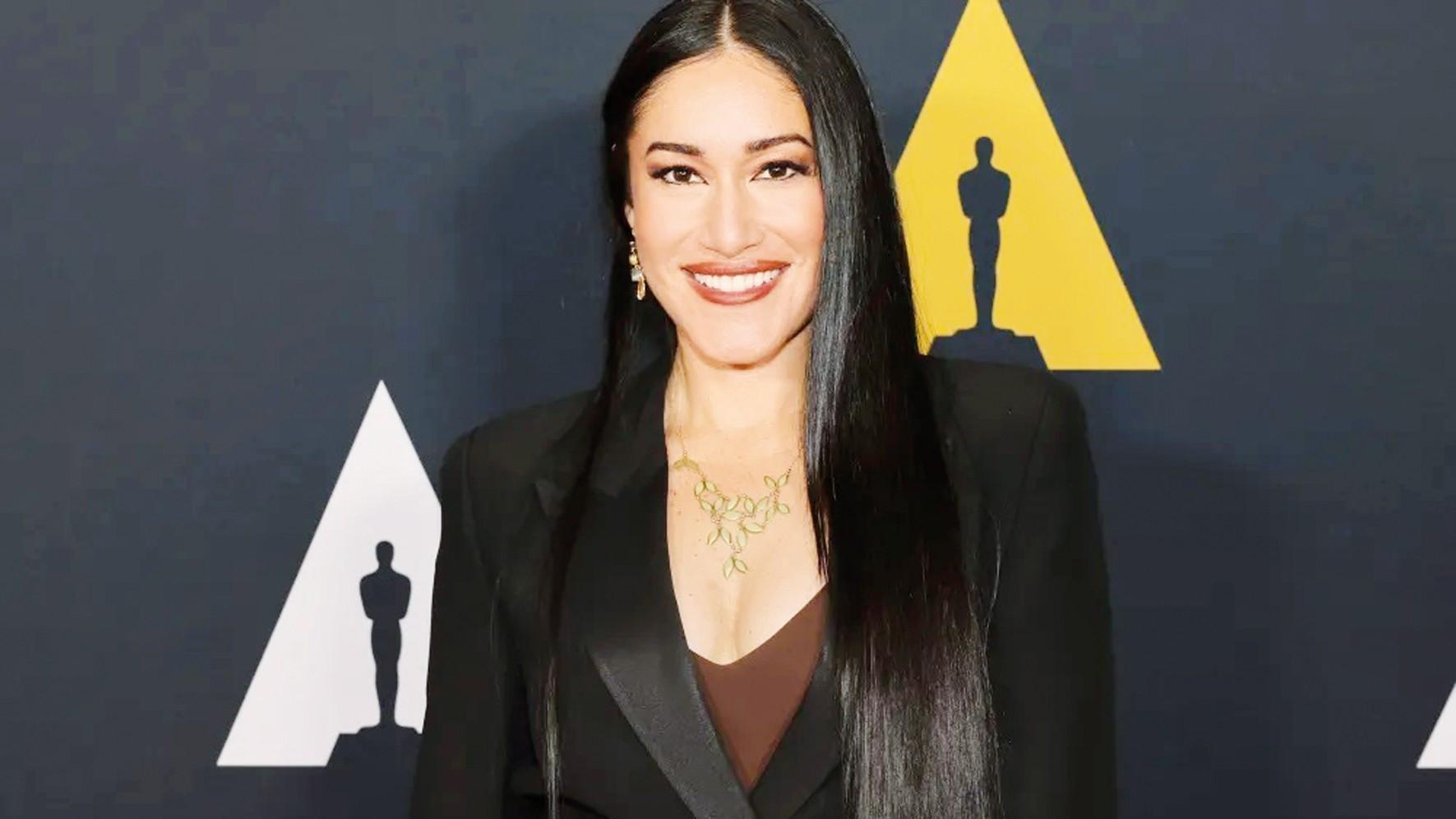 Actress sues Cameron over Avatar character