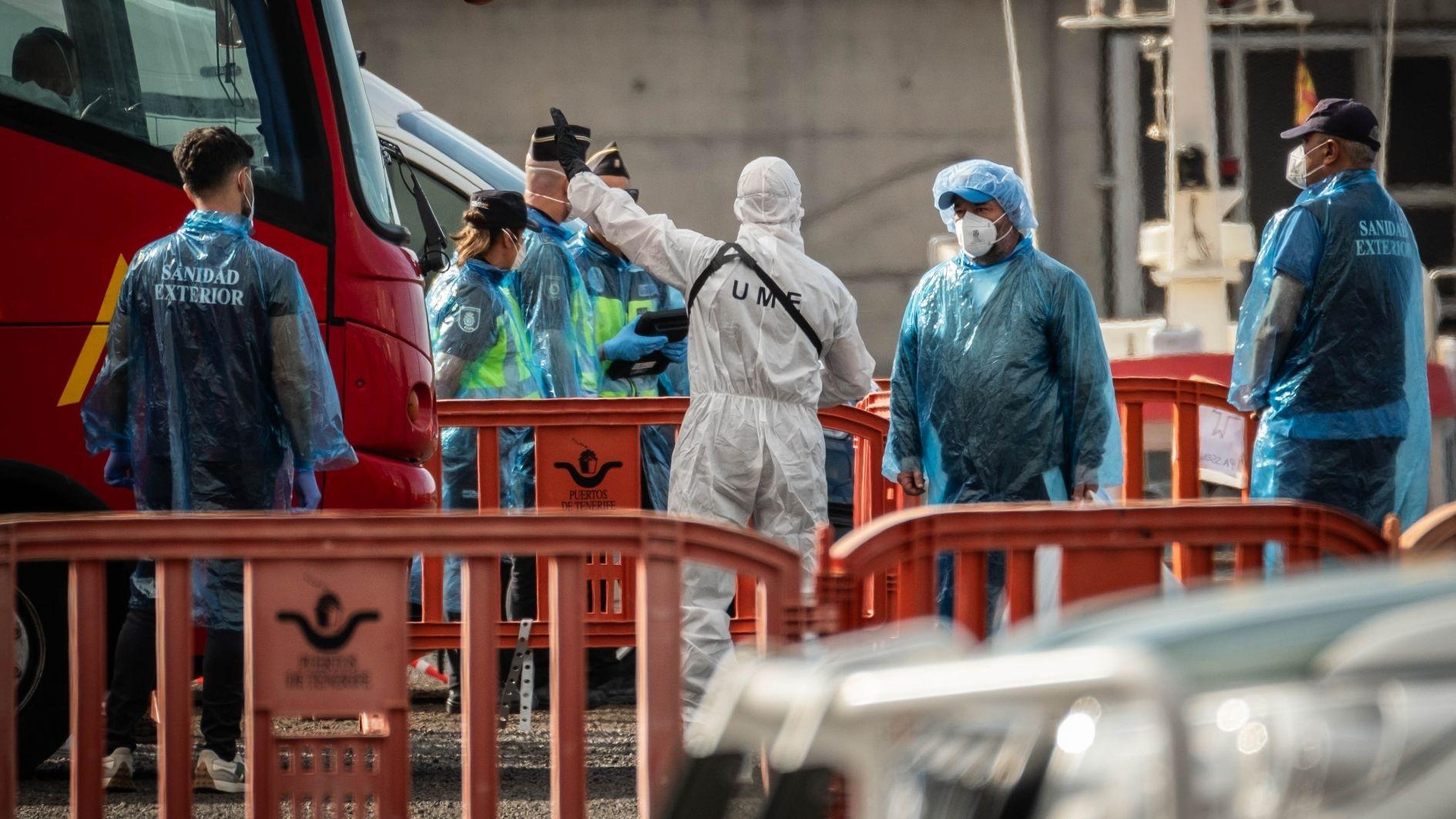 Evacuation of hantavirus-hit ship begins in Canary Islands