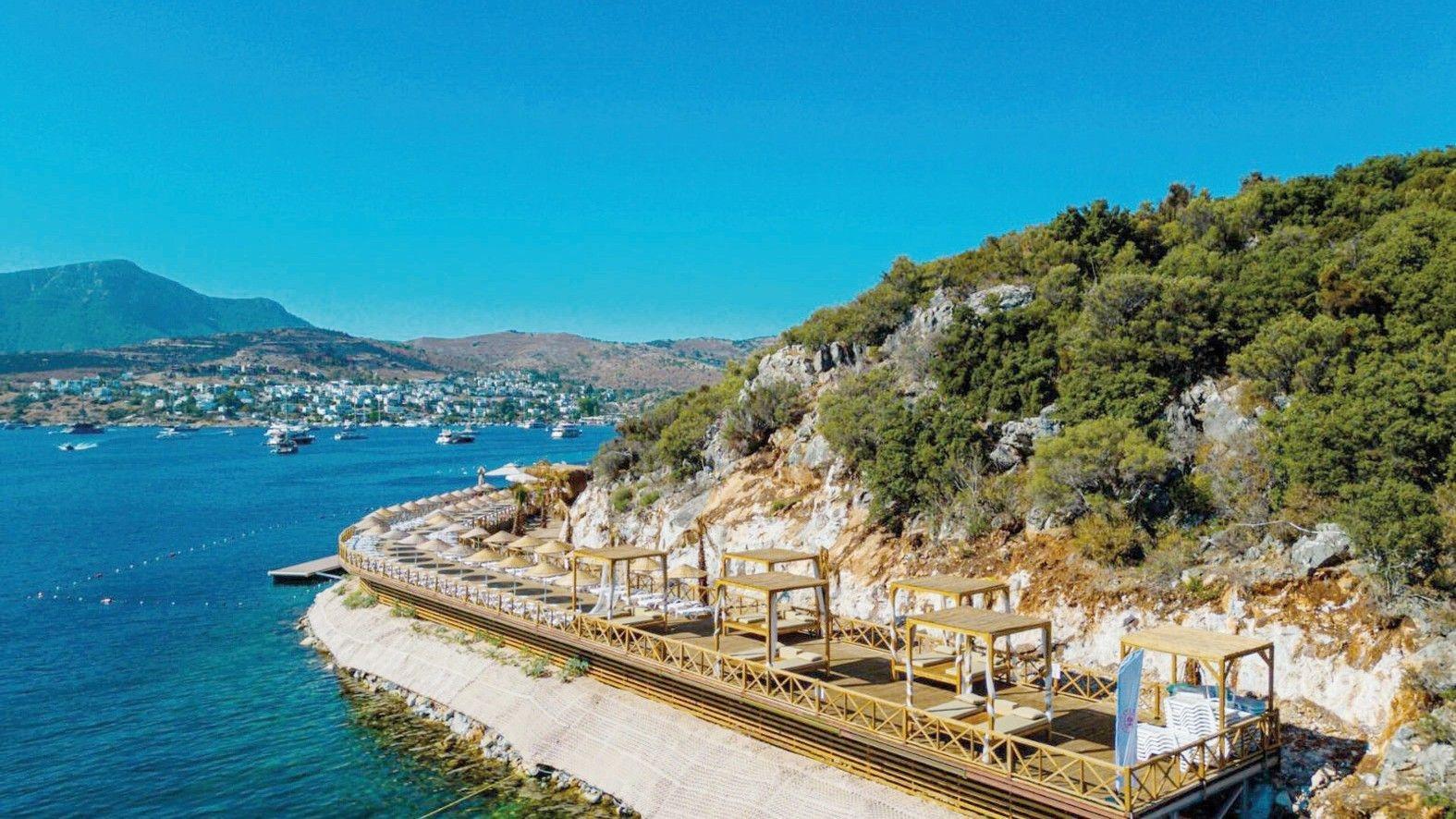 Türkiye expands free public beach network