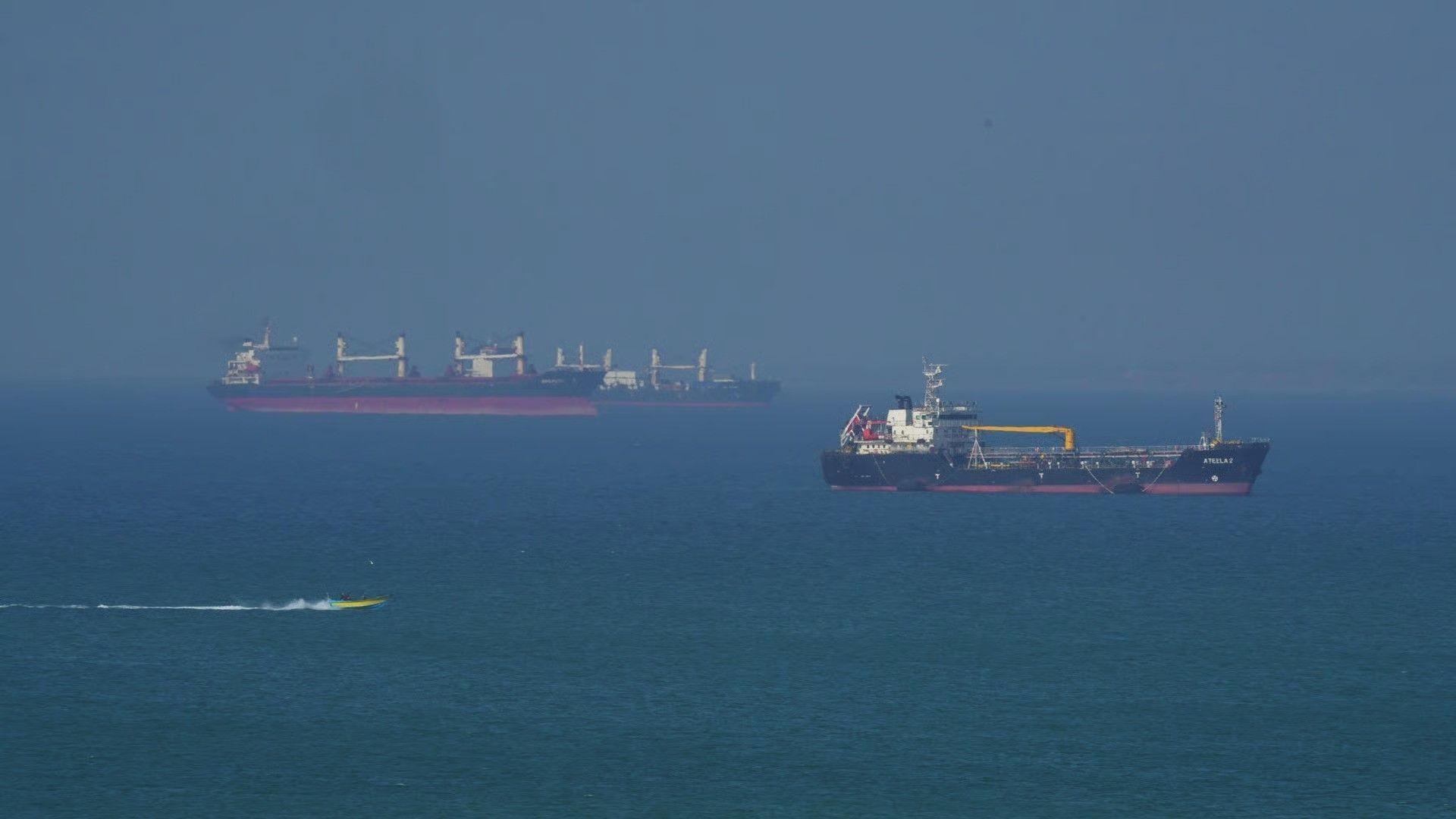 Western military presence set to rise near Hormuz