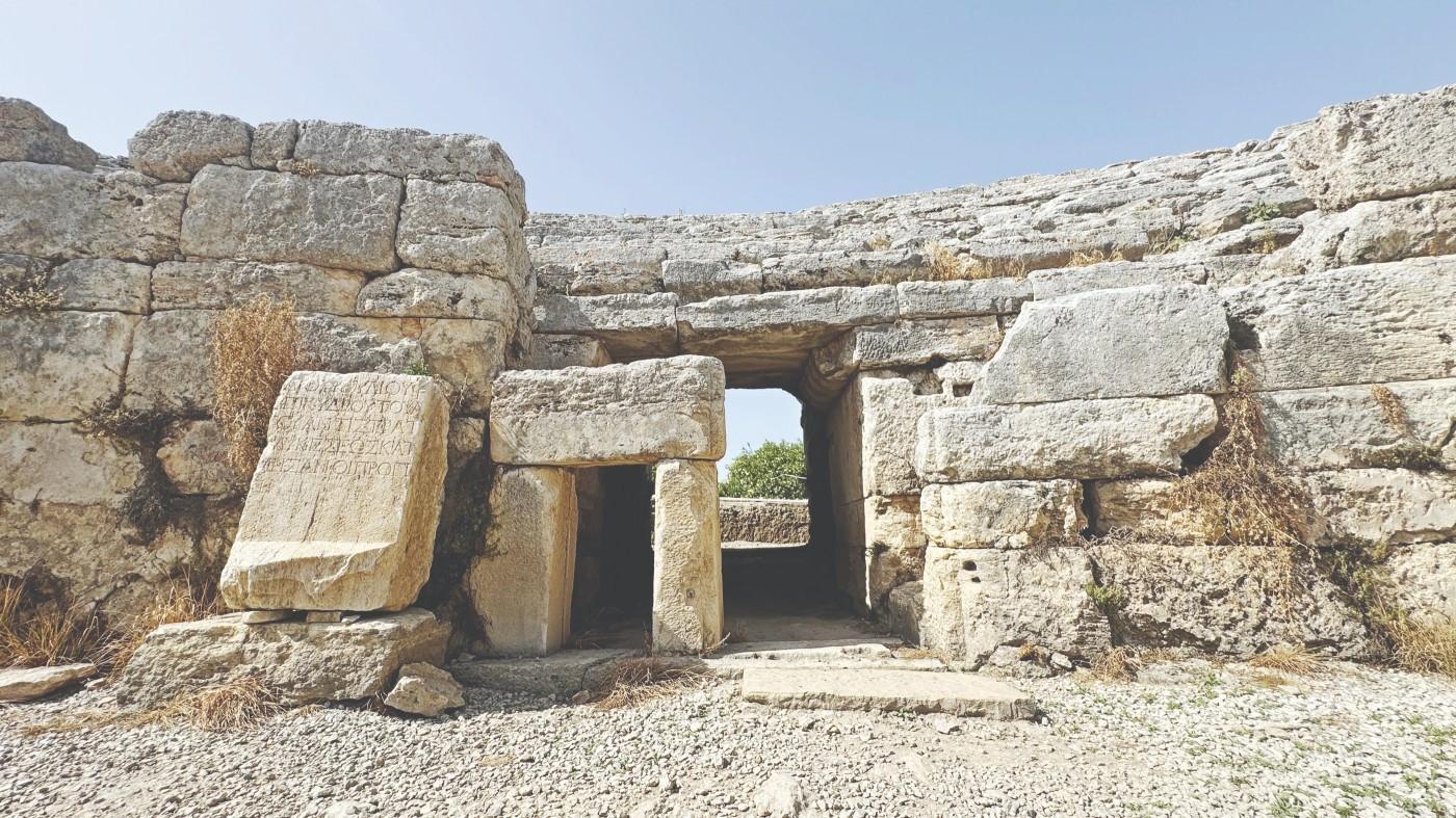 Ancient ‘guillotine gate’ system uncovered in Perge